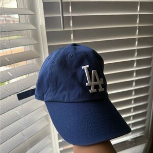 La blue baseball cap 🧢